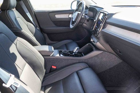 Used 2025 Volvo XC40 B5 Plus w/ Protection Package Premier image 12