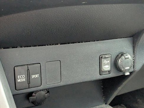 Used 2017 Toyota RAV4 LE image 14