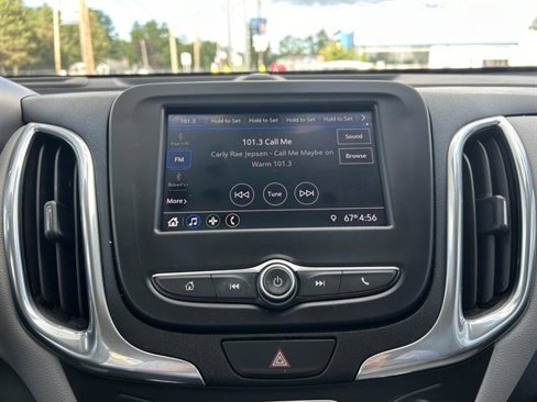 Used 2020 Chevrolet Equinox LS w/ LS Convenience Package image 16