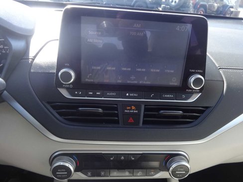 Used 2020 Nissan Altima 2.5 SV image 14