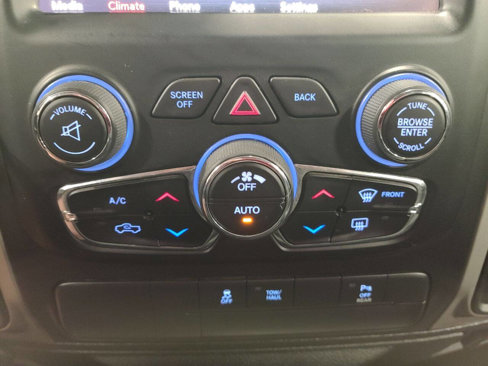 Used 2020 RAM 1500 Classic SLT image 35