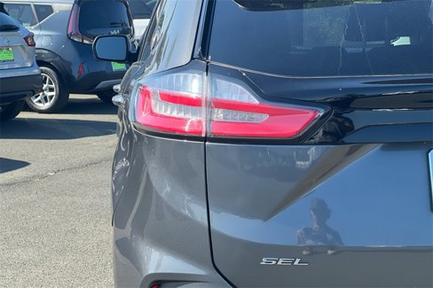Used 2022 Ford Edge SEL image 11
