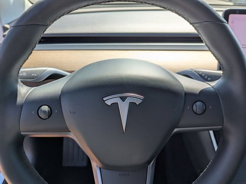 Used 2019 Tesla Model 3 Standard Range Plus image 9