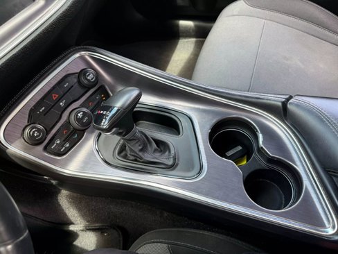 Used 2016 Dodge Challenger SXT image 24