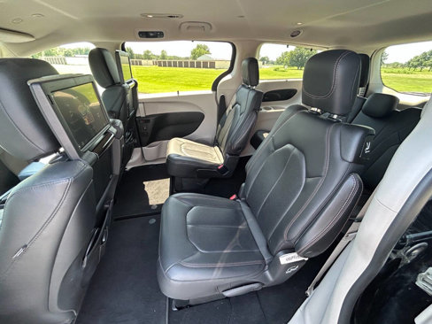 Used 2020 Chrysler Pacifica Touring-L Plus w/ Tire & Wheel Group image 16
