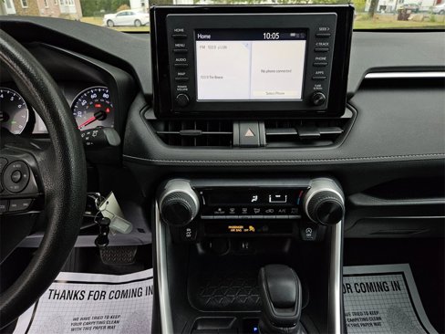Used 2019 Toyota RAV4 LE image 15