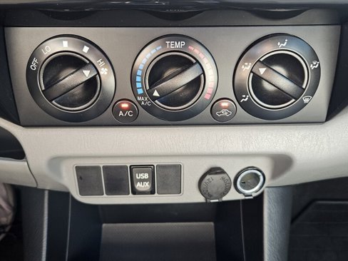 Used 2015 Toyota Tacoma PreRunner image 19