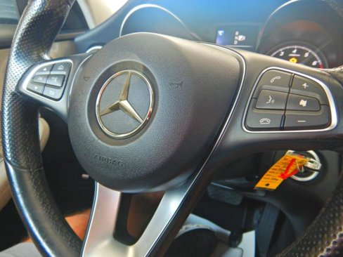 Used 2015 Mercedes-Benz C 300 4MATIC Sedan image 19