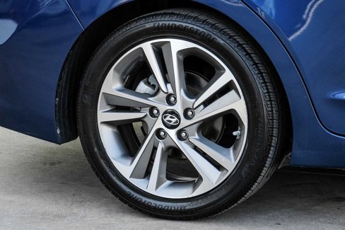 Used 2017 Hyundai Elantra Limited image 56