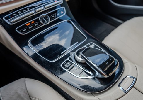 Used 2017 Mercedes-Benz E 300 4MATIC image 22