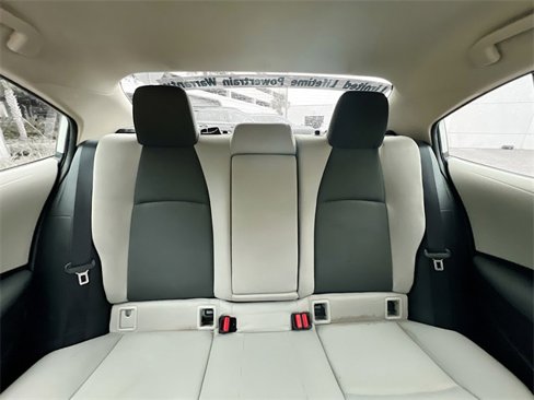 Used 2022 Toyota Corolla LE image 17