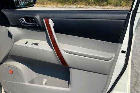 Used 2013 Toyota Highlander Limited image 25