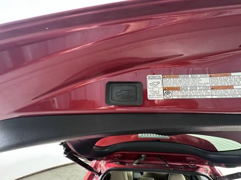 Used 2015 Toyota RAV4 Limited image 15