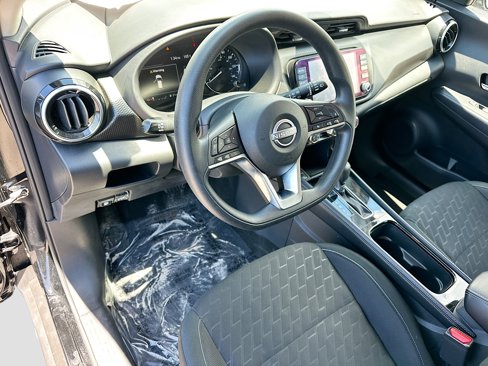 Certified 2024 Nissan Kicks SV image 9