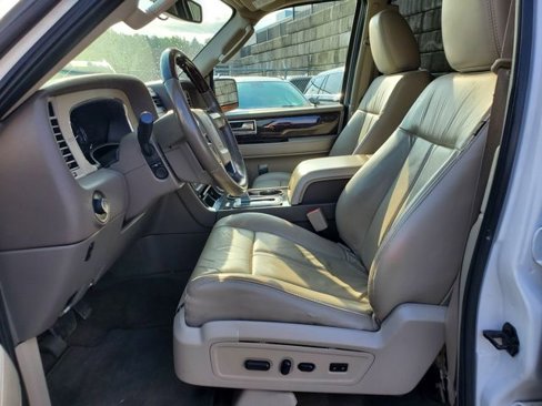 Used 2015 Lincoln Navigator L 4WD image 5