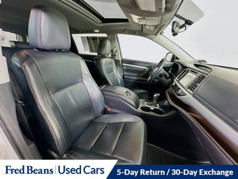 Used 2015 Toyota Highlander XLE image 30