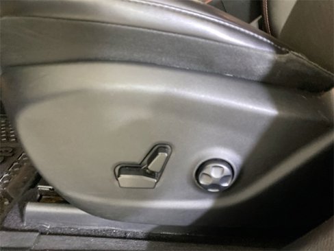 Used 2019 Jeep Cherokee Trailhawk w/ Cold Weather Group image 25