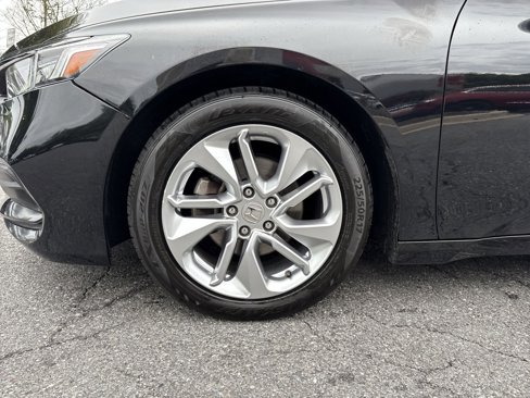 Used 2018 Honda Accord LX image 12