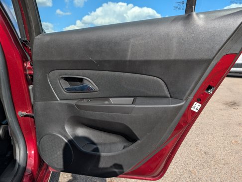 Used 2015 Chevrolet Cruze LT image 29