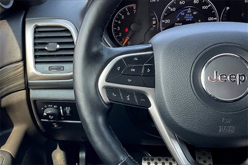 Used 2020 Jeep Grand Cherokee Altitude image 18