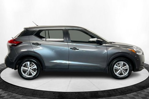 Used 2020 Nissan Kicks S image 7