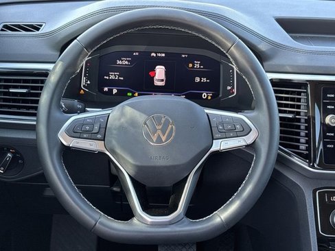Used 2023 Volkswagen Atlas SE w/ Black Wheel Package image 11