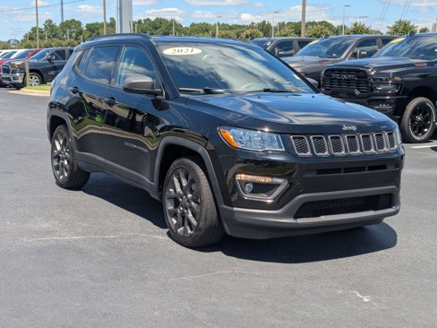 Used 2021 Jeep Compass Latitude image 3