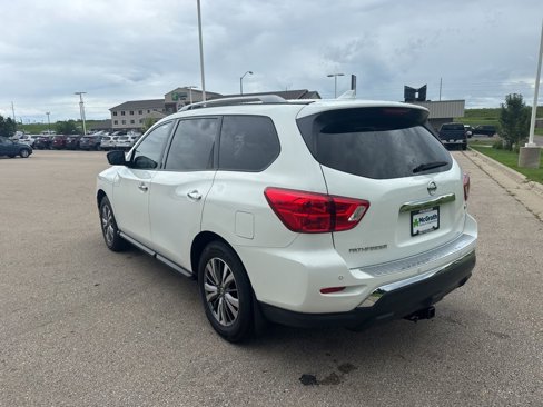Used 2020 Nissan Pathfinder S image 3