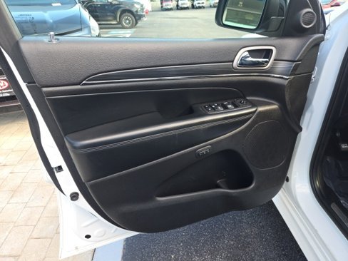 Used 2020 Jeep Grand Cherokee Limited X image 10