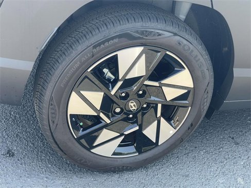 Certified 2025 Hyundai Kona SEL image 7