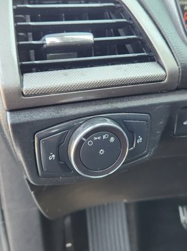 Used 2018 Ford Fusion SE w/ Fusion SE Technology Package image 18