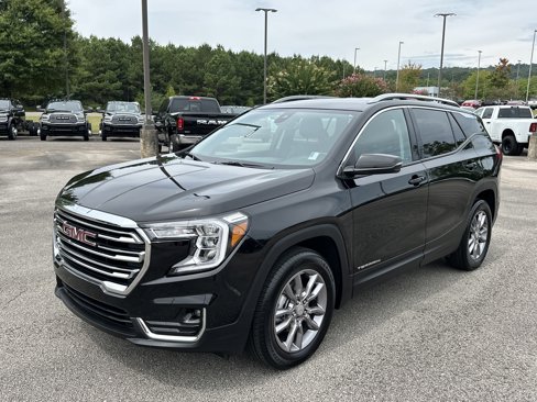 Used 2023 GMC Terrain SLT image 3