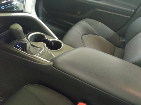Used 2022 Toyota Camry LE image 26