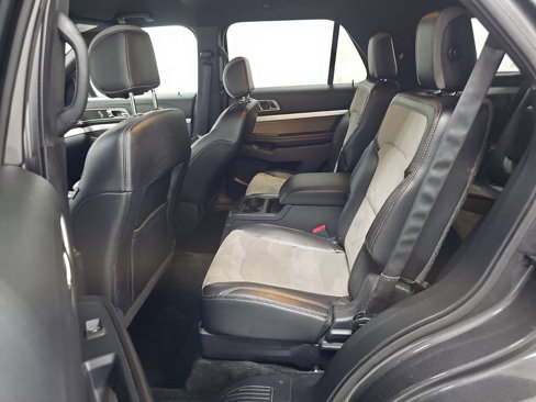 Used 2017 Ford Explorer XLT w/ XLT Technology Feature Bundle image 11