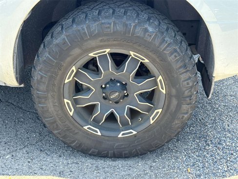 Used 2017 Nissan Frontier SV image 7