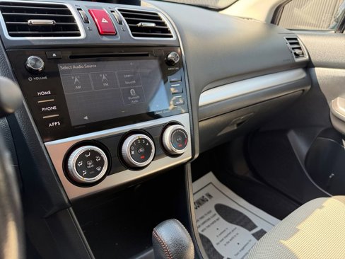 Used 2017 Subaru Crosstrek 2.0i Premium image 33