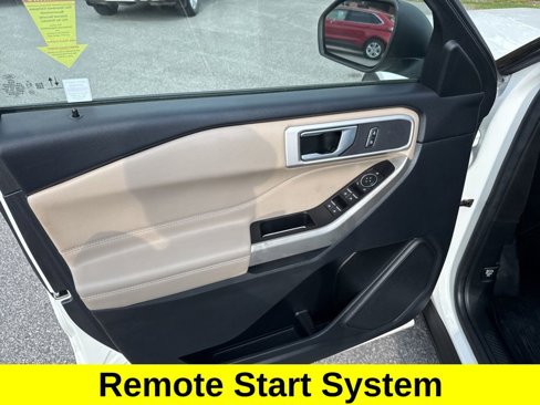 Used 2022 Ford Explorer XLT w/ Equipment Group 202A image 11