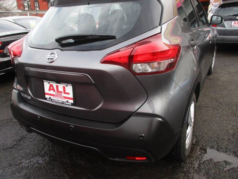 Used 2020 Nissan Kicks SV image 4