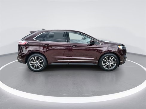 Used 2019 Ford Edge Titanium w/ Equipment Group 301A image 9