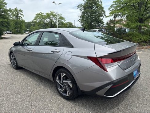 Certified 2025 Hyundai Elantra Sport image 19