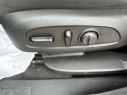Used 2020 Chevrolet Equinox LT w/ Driver Convenience Package image 19