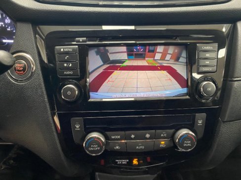 Used 2018 Nissan Rogue SV image 24