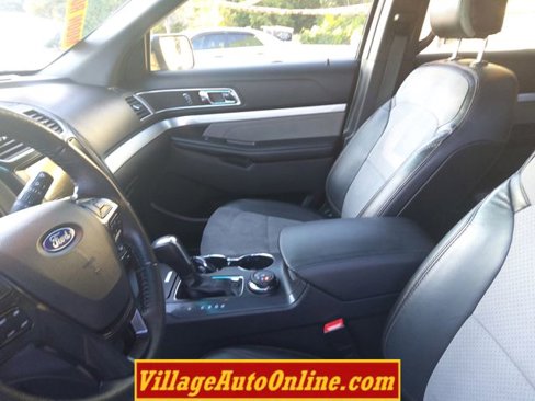 Used 2017 Ford Explorer XLT w/ Equipment Group 202A image 19