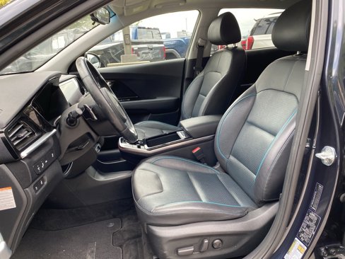 Used 2022 Kia Niro EX Premium w/ Cold Weather Package image 27