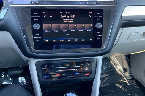 Used 2022 Volkswagen Tiguan SE image 35