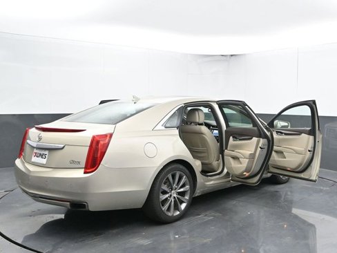 Used 2013 Cadillac XTS Luxury image 36