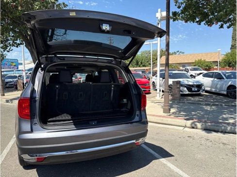 Used 2017 Honda Pilot Touring image 6