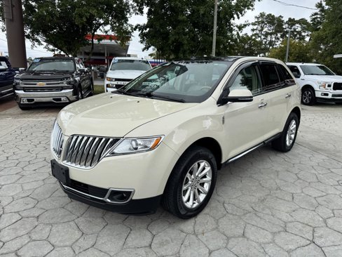 Used 2015 Lincoln MKX AWD w/ Equipment Group 102A image 10