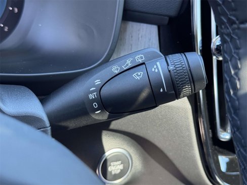 Certified 2025 Volvo XC40 B5 Core w/ Protection Package Premier image 22