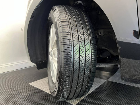 Used 2017 Kia Sedona LX image 27